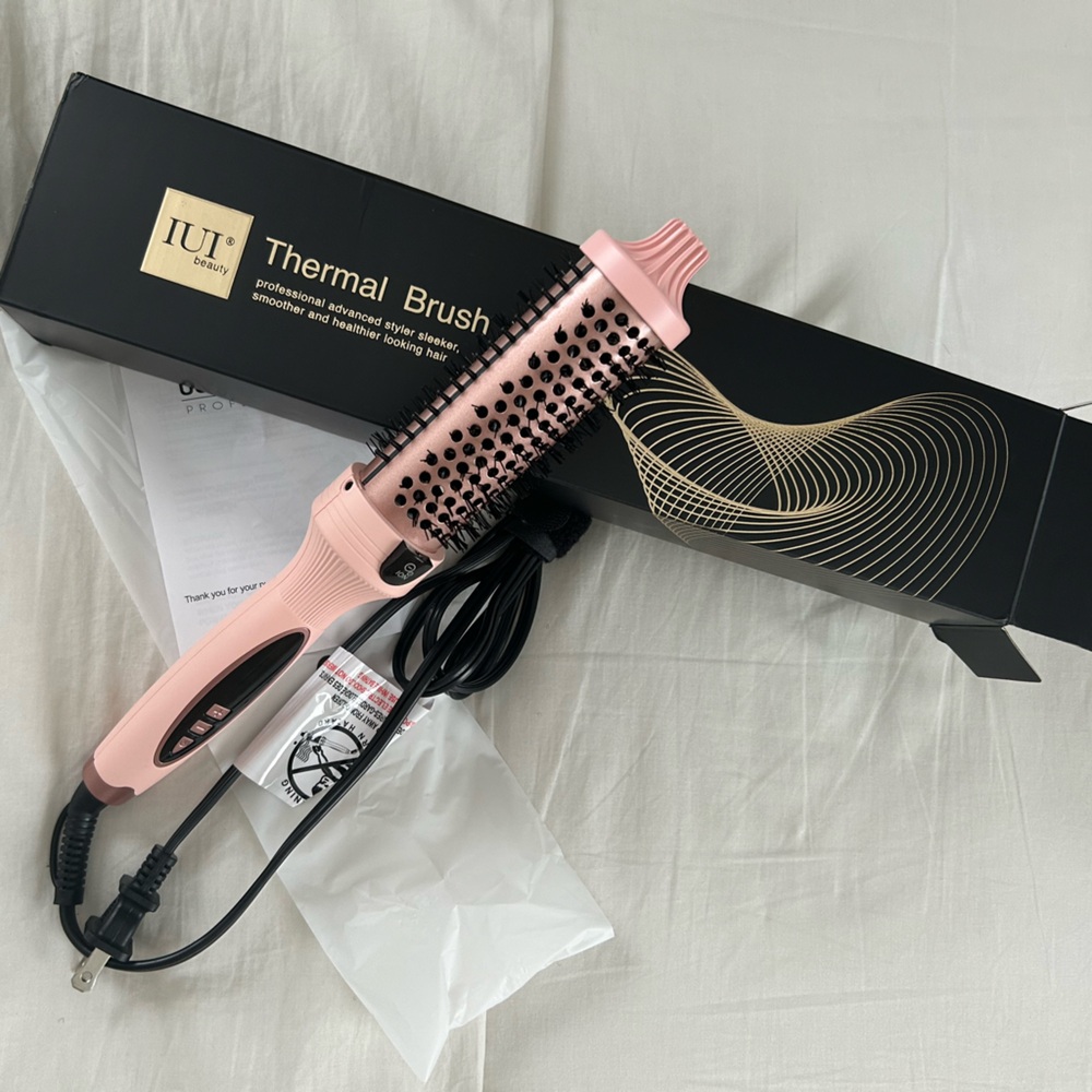 IUI Beauty Thermal Brush. Never used.